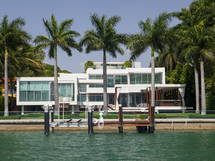 Beachfront-Mansions-Miami-FL