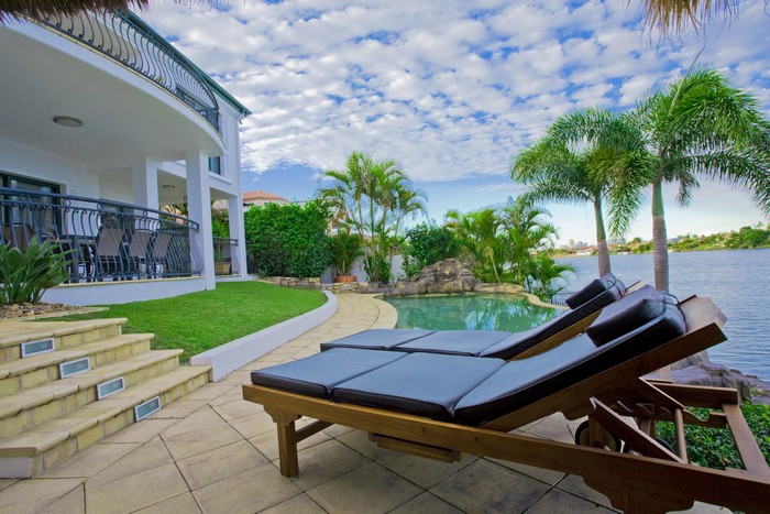 Luxurious-Oceanfront-Mansions-Honolulu-HI