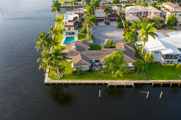 Luxury-Oceanfront-Mansions-Jupiter-FL